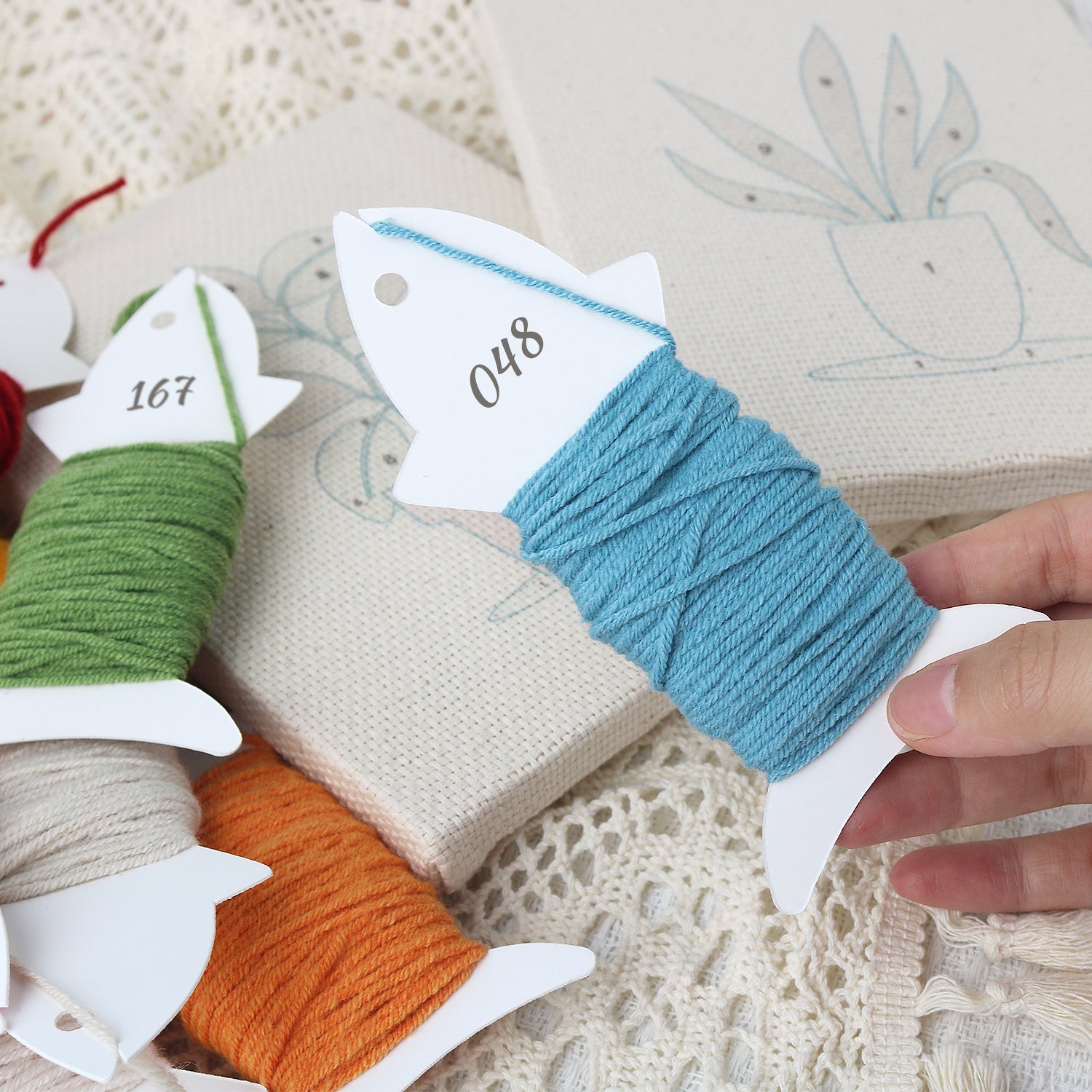 קיט רקמה DIY – מתוקים צבעוניים